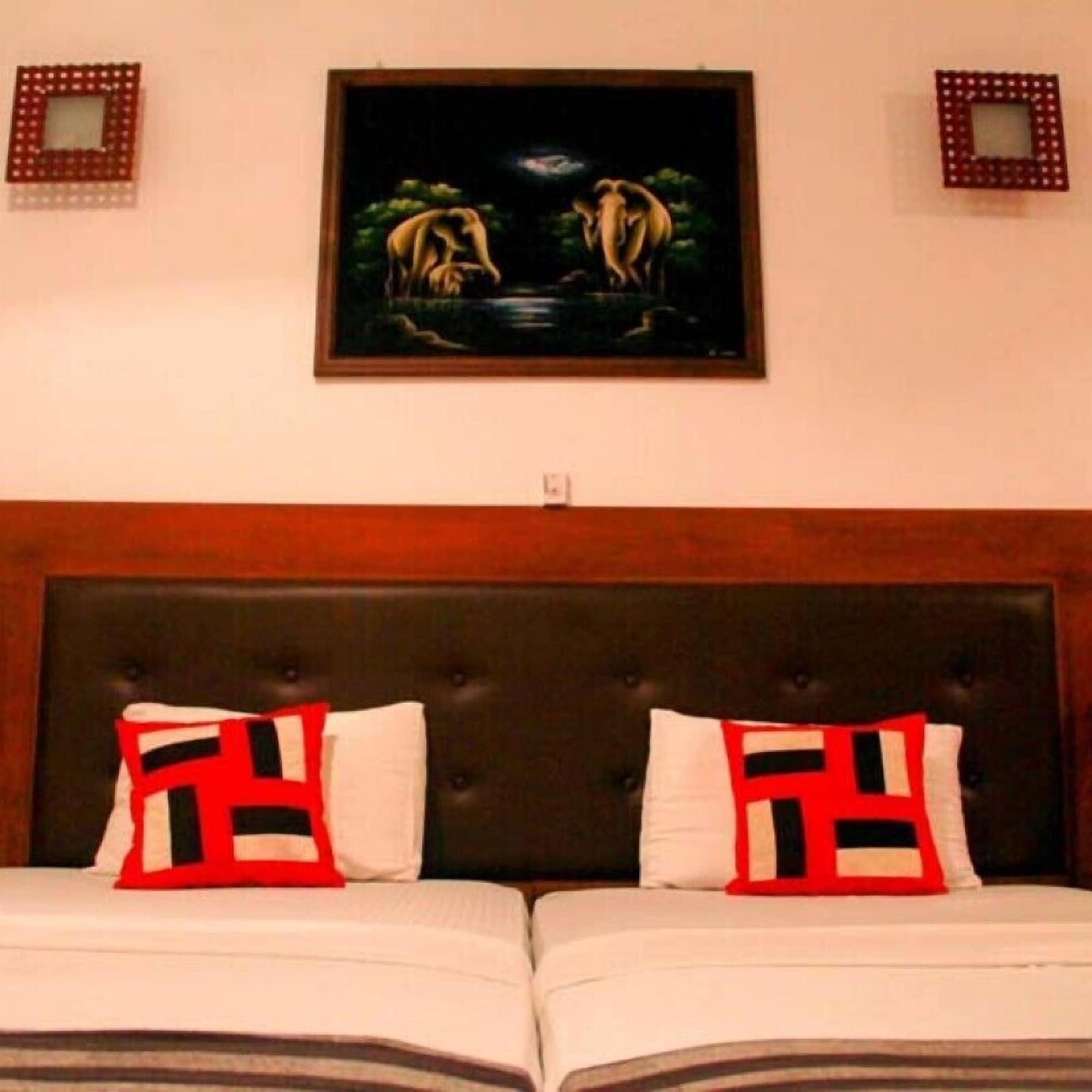 Ceylan Lodge Anuradhapura Exterior photo