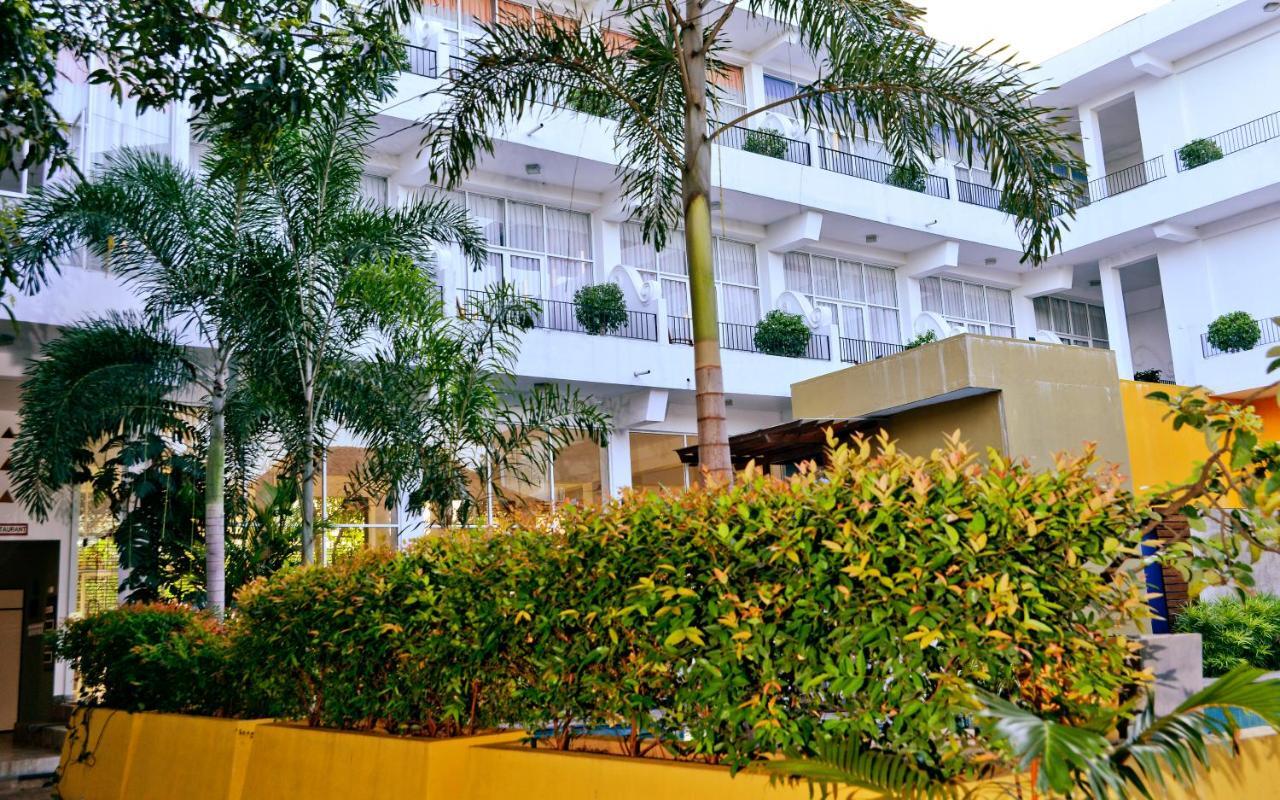 Ceylan Lodge Anuradhapura Exterior photo